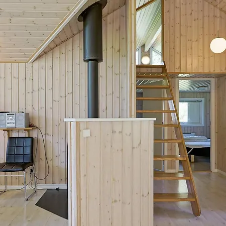 Feriehus 4 Star In Aakirkeby