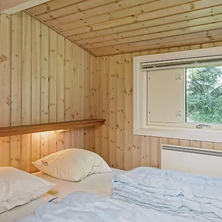 4 Star In Aakirkeby Semesterbostad